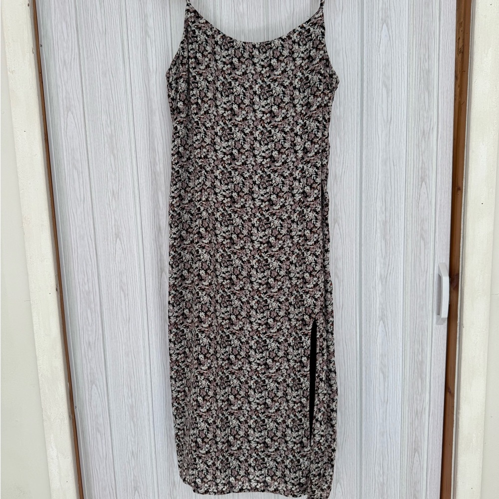 Abercrombie & Fitch Black and White Floral Midi Dress